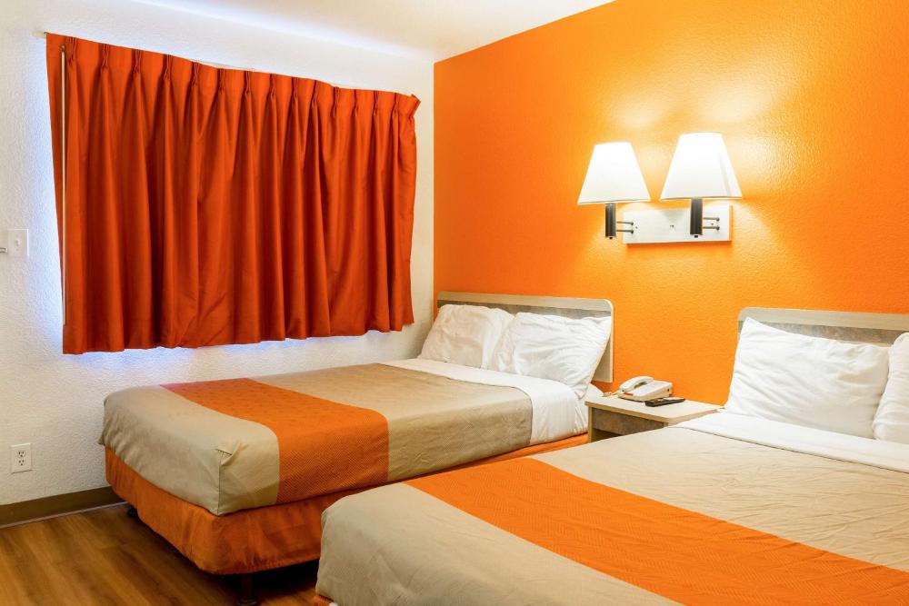 Double Room - Disability Access - Roll In Shower interior